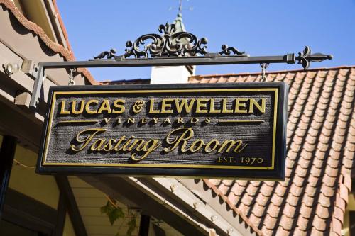 The Lucas & Lewellen Tasting Room sign